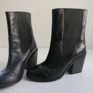 Black Leather and elastic chunky heeled boots